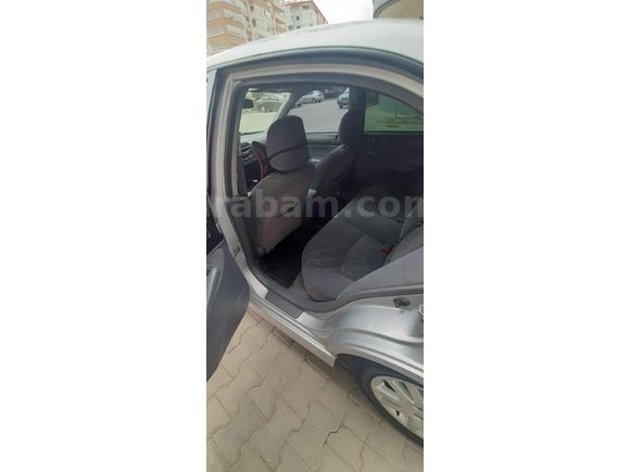 Sahibinden Honda Civic 1.6i VTEC ES 2004 Model