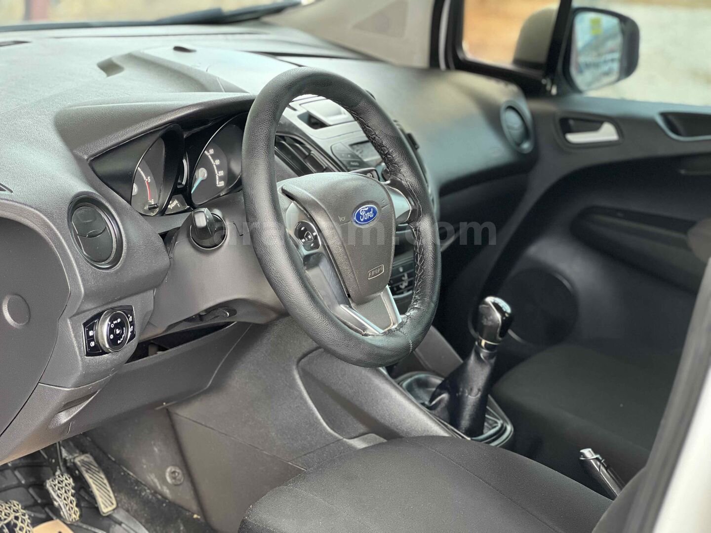 Galeriden Ford Tourneo Courier 1.5 TDCi Delux 2016 Model Gaziantep 2