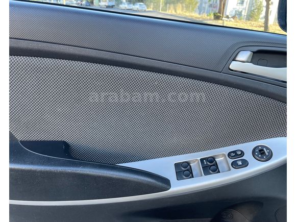Memurdan DEĞİŞENSİZ DÜŞÜK Km SORUNSUZ Arayanlara Accent Blue