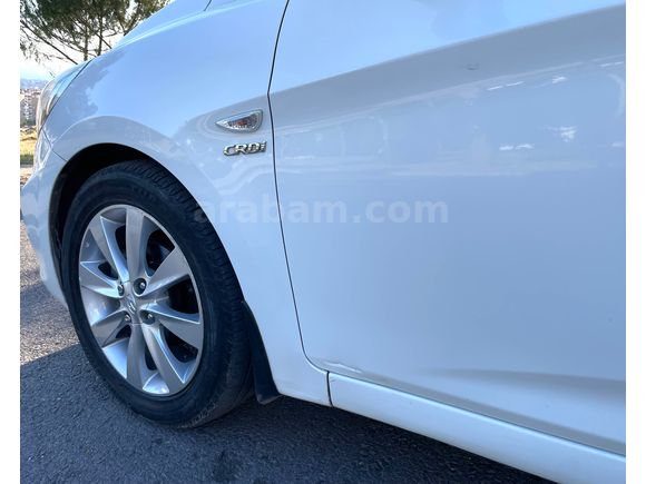 Memurdan DEĞİŞENSİZ DÜŞÜK Km SORUNSUZ Arayanlara Accent Blue