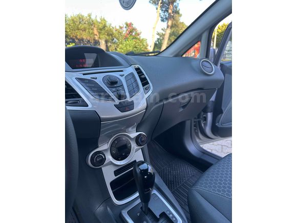 Ford Fiesta 1.4 Titanium 2011