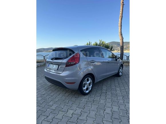 Ford Fiesta 1.4 Titanium 2011