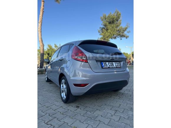 Ford Fiesta 1.4 Titanium 2011