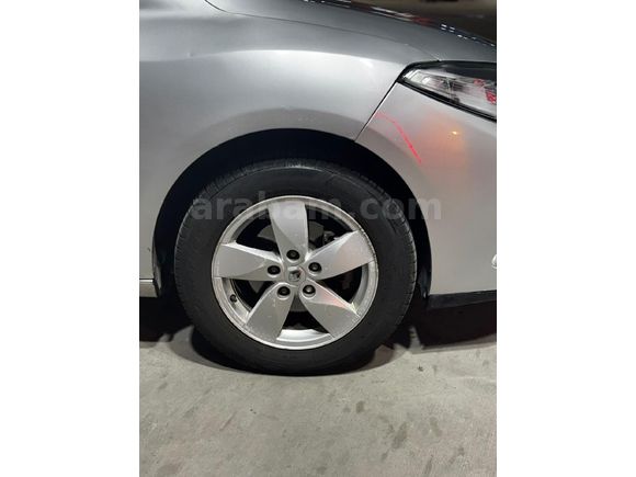 Sahibinden Renault Fluence 1.6 Extreme 2011 Model
