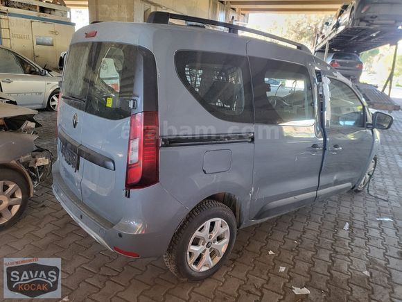 Renault EXPRESS SAĞ ORTA SÜRGÜLÜ KAPI