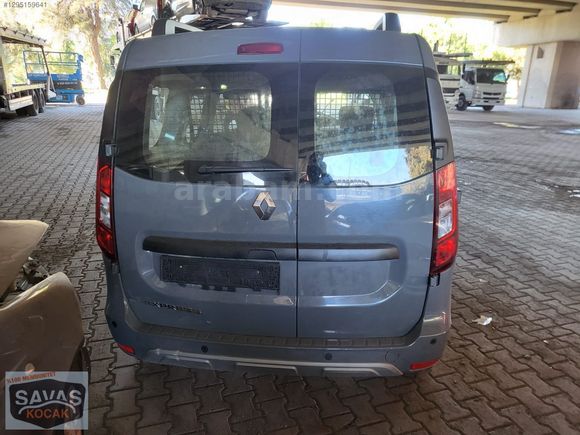 2023 Renault EXPRESS ARKA BAGAJ KAPILARI