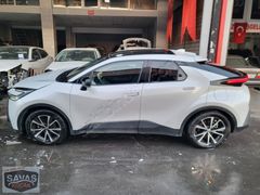 2025 Toyota C-HR SOL ÖN ÇAMURLUK