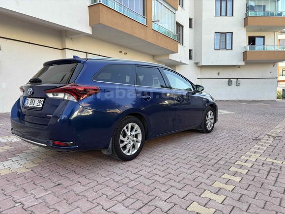 Sahibinden Toyota Auris 1.8 Hybrid Advance Skypack 2018 Model 