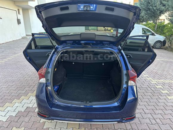 Sahibinden Toyota Auris 1.8 Hybrid Advance Skypack 2018 Model 