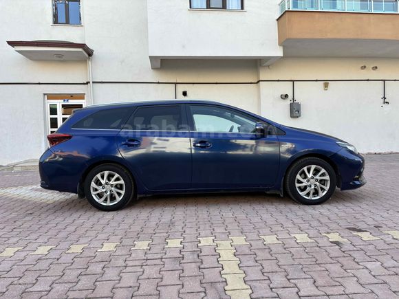 Sahibinden Toyota Auris 1.8 Hybrid Advance Skypack 2018 Model 