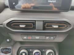 2024 Dacia Sandero HAVALANDIRMA IZGARALARI