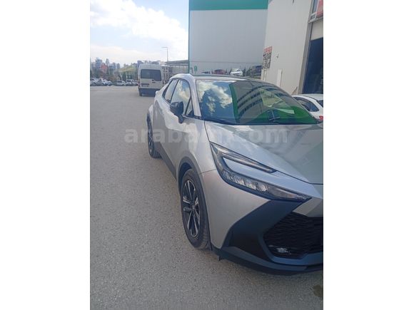 Sahibinden Toyota C-HR 1.8 Hybrid Passion 2026 Model trafige çıkış tarihi mayıs  2026 .