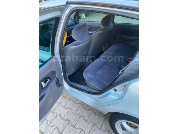 Sahibinden Renault Clio 1.4 2001 Model