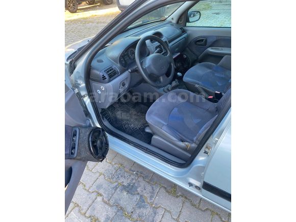 Sahibinden Renault Clio 1.4 2001 Model