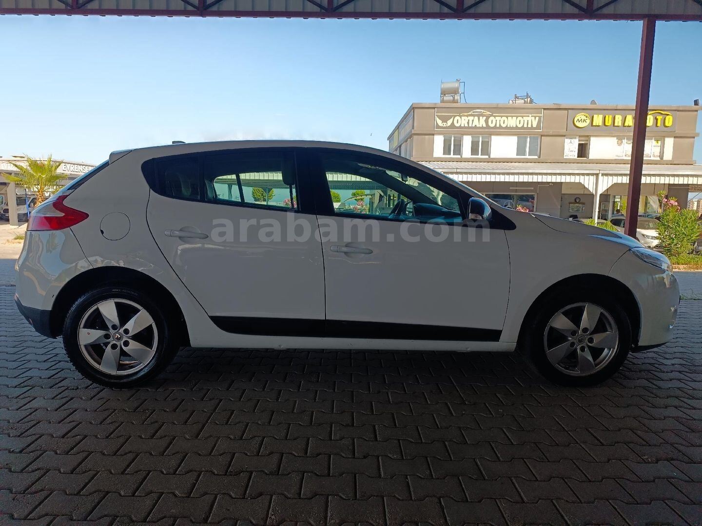 Galeriden Renault Megane 1.6 Expression 2011 Model Mersin 208.750 km Beyaz 5