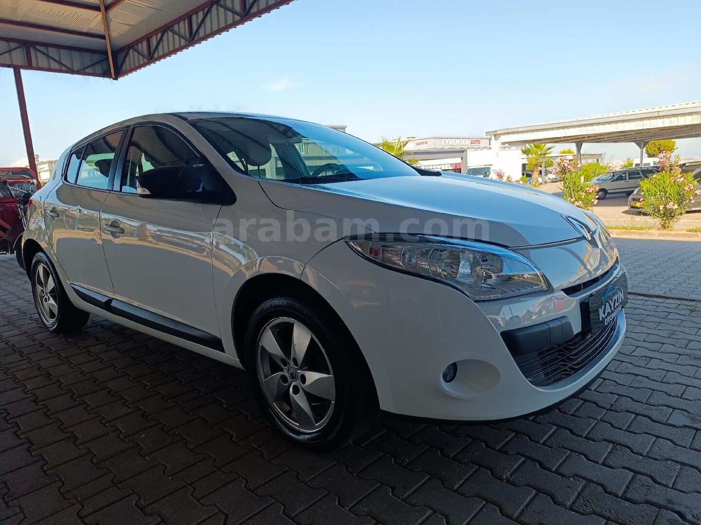 Galeriden Renault Megane 1.6 Expression 2011 Model Mersin 208.750 km Beyaz 2