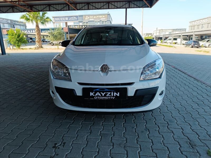 Galeriden Renault Megane 1.6 Expression 2011 Model Mersin 208.750 km Beyaz