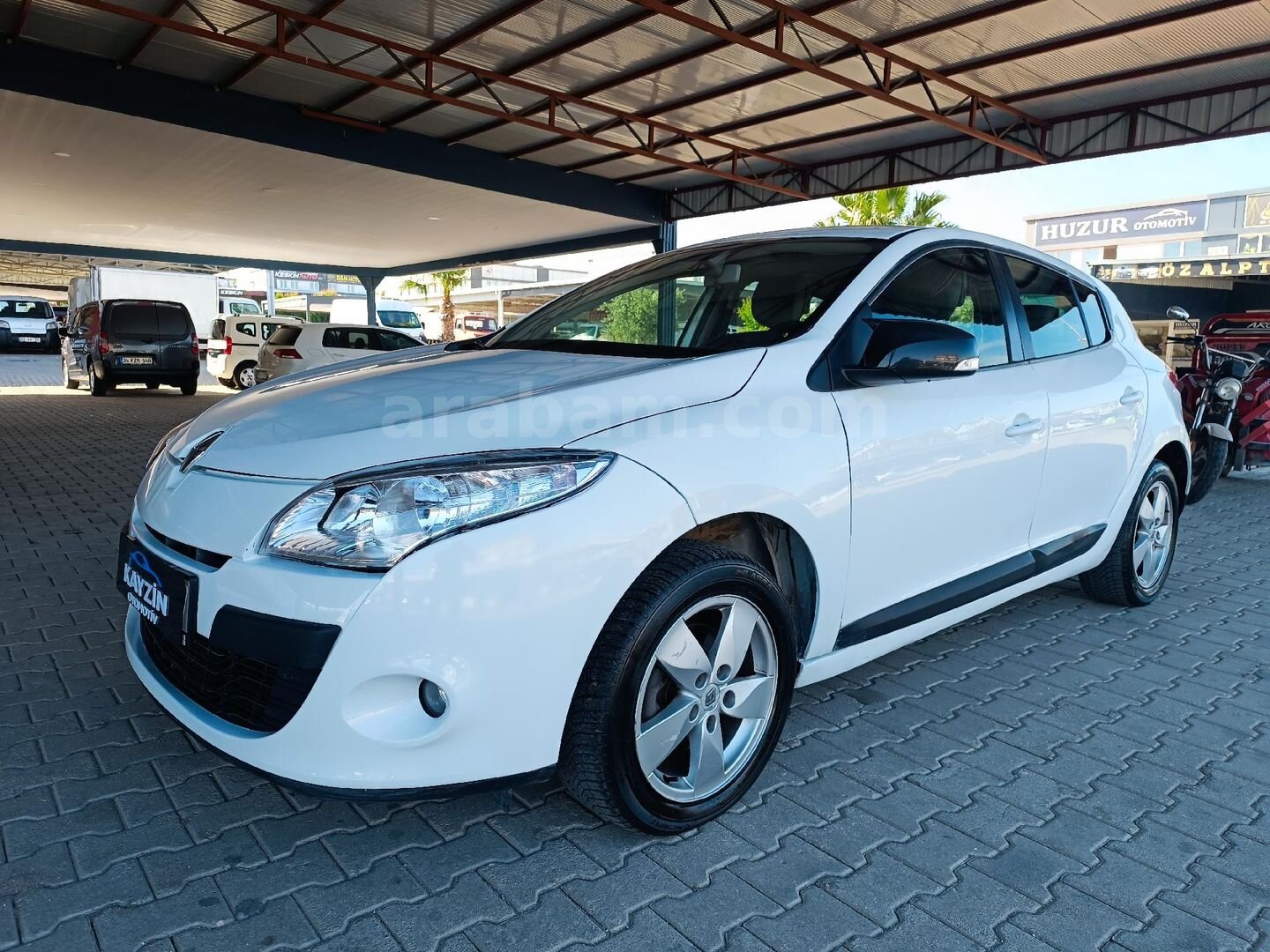 Galeriden Renault Megane 1.6 Expression 2011 Model Mersin 208.750 km Beyaz 3