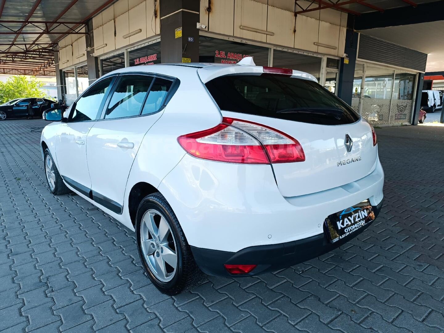 Galeriden Renault Megane 1.6 Expression 2011 Model Mersin 208.750 km Beyaz 7