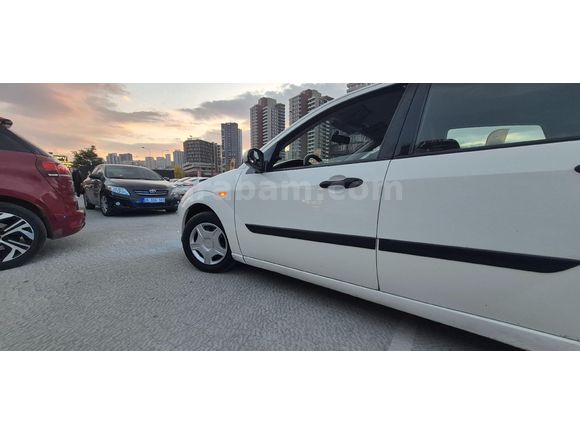 Sahibinden Ford Focus 1.6 Ambiente 2000 Model Ankara