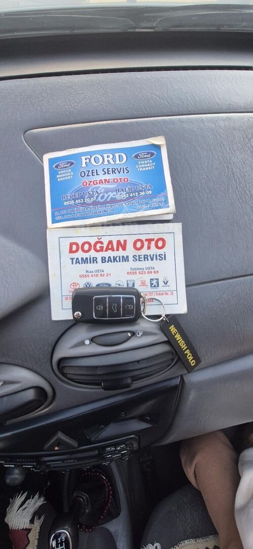 Sahibinden Ford Focus 1.6 Ambiente 2000 Model Ankara 262.000 km Beyaz 2