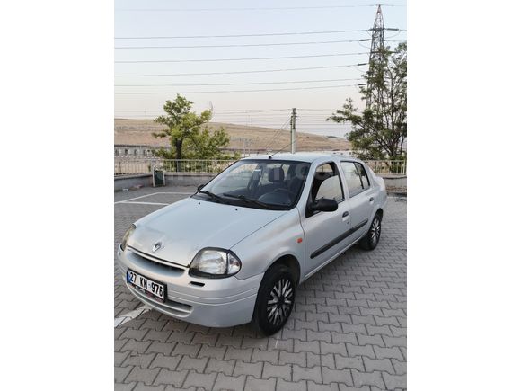 Sahibinden Renault Clio 1.4 RNA 2000 Model  219.000 km Gri (Gümüş)