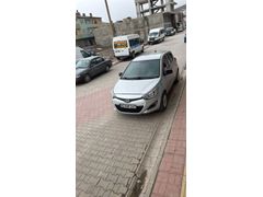 Sahibinden Hyundai i20 1.4 CVVT Jump 2014 Model İstanbul 150.000 km Gri