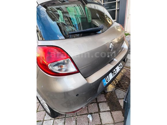 Sahibinden Renault Clio 1.2 Expression 2010 Model  149.000 km Kahverengi
