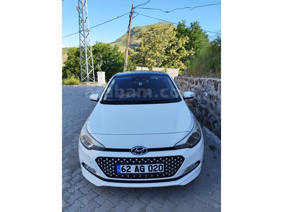 Sahibinden Hyundai i20 1.2 MPI Style 2015 Model 