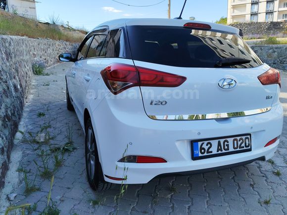Sahibinden Hyundai i20 1.2 MPI Style 2015 Model 