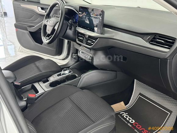 2024 FORD FOCUS TİTANİUM X OTOMATİK BOYASIZ
