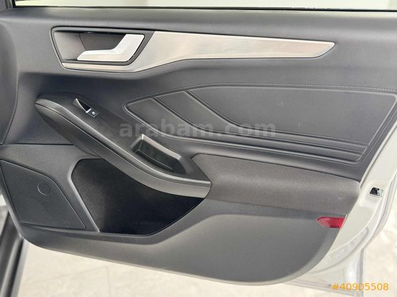 2024 FORD FOCUS TİTANİUM X OTOMATİK BOYASIZ