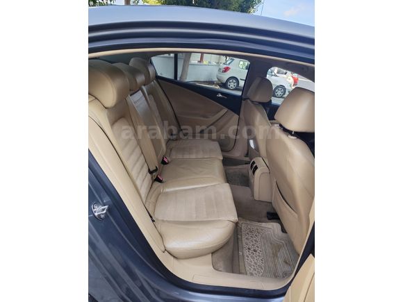 Passat 2.0 FSi Highline 2007 Model