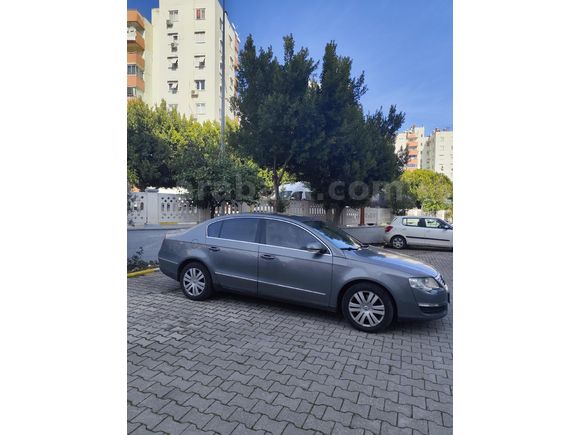Passat 2.0 FSi Highline 2007 Model