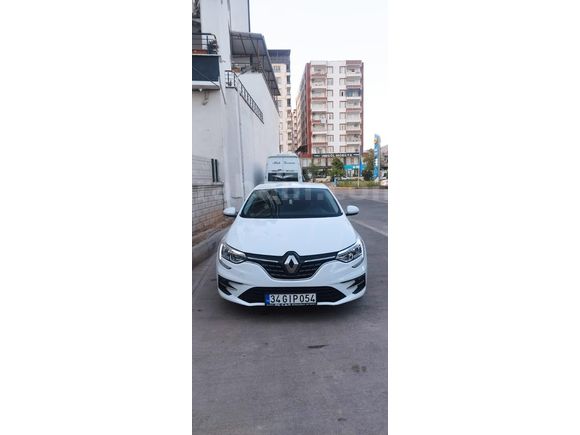 SAHİBİNDEN MEGANE4 1.3 TCE JOY COMFORT 2022 MODEL 44 BİNDE HATASIZ BOYASIZ