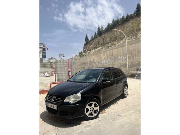 Sahibinden Volkswagen Polo 1.4 Trendline 2005 Model  276.000 km Siyah