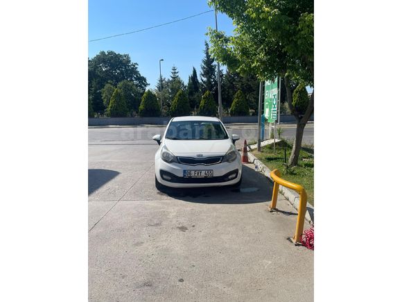 Sahibinden Kia Rio 1.4 CVVT Fancy 2012 Model  225.000 km Beyaz