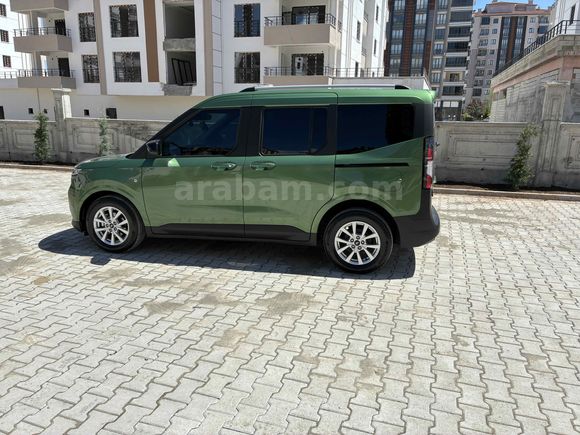 Sahibinden Ford Tourneo Courier 1.5 EcoBlue Titanium 2024 Model  30.000 km Yeşil (metalik)
