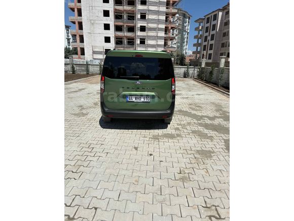 Sahibinden Ford Tourneo Courier 1.5 EcoBlue Titanium 2024 Model  30.000 km Yeşil (metalik)