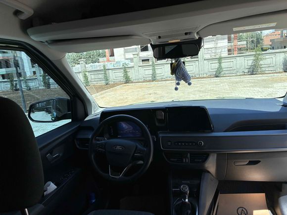 Sahibinden Ford Tourneo Courier 1.5 EcoBlue Titanium 2024 Model  30.000 km Yeşil (metalik)