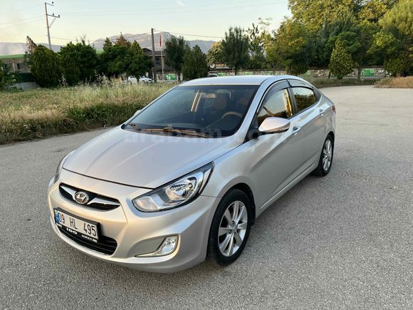 Sahibinden Hyundai Accent Blue 1.4 CVVT Prime 2012 Model 