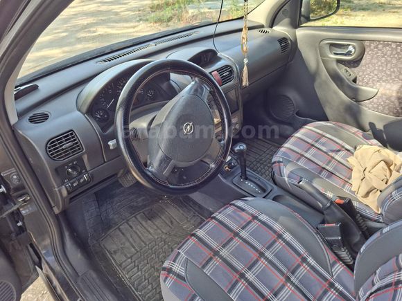 DÜŞÜK KİLOMETRE BAKIMLI TAM OTOMATİK CORSA