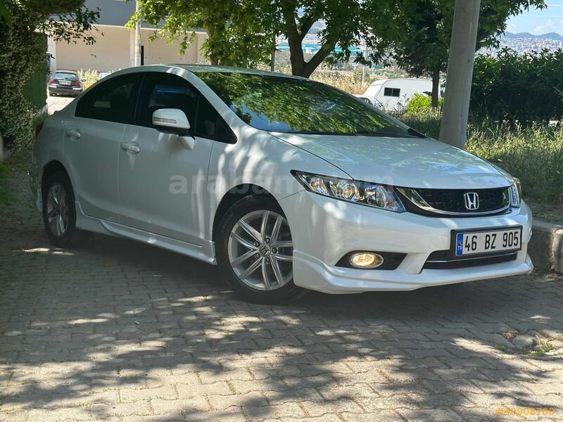 Galeriden Honda Civic 1.6i VTEC Dream 2016 Model İzmir 152.000 km Beyaz