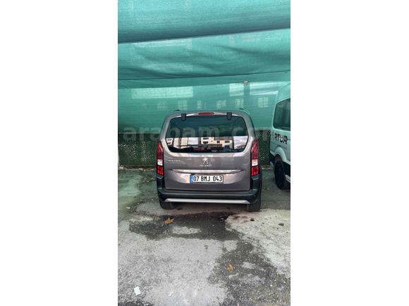 Sahibinden Peugeot Rifter 1.5 BlueHDI Allure 2023 Model 