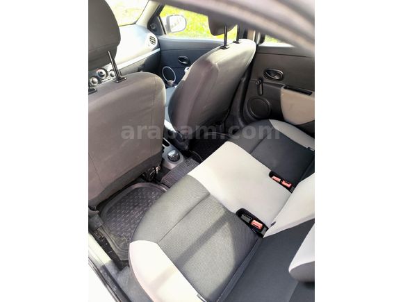 Sahibinden Renault Clio 1.2 Grandtour Extreme 2010 Model