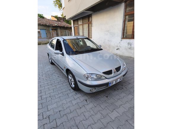 Sahibinden Renault Megane 1.4 RTA 2001 Model