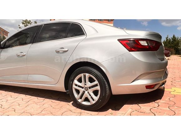 Sahibinden Renault Megane 1.3 TCe Joy 2020 Model  68.300 km Gri (metalik)