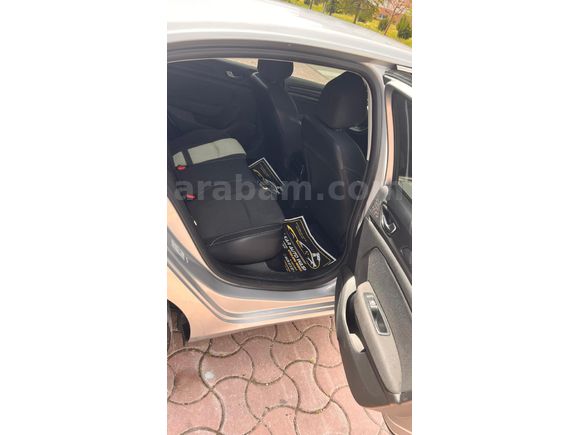 Sahibinden Renault Megane 1.3 TCe Joy 2020 Model  68.300 km Gri (metalik)