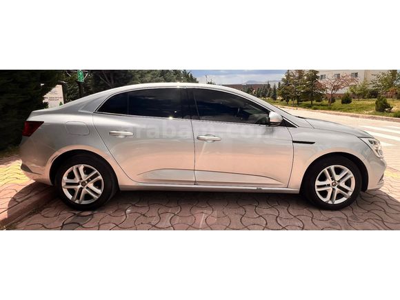 Sahibinden Renault Megane 1.3 TCe Joy 2020 Model  68.300 km Gri (metalik)