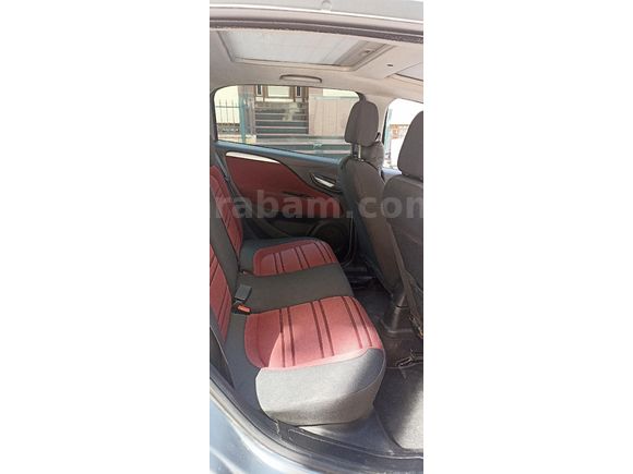 Sahibinden Fiat Punto EVO 1.4 Multiair Dynamic 2011 Model  180.000 km Gri (Gümüş)